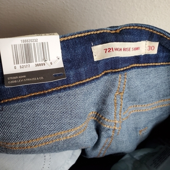 Levi's 721 High Waist Skinny size 30 NWT - Picture 6 of 7